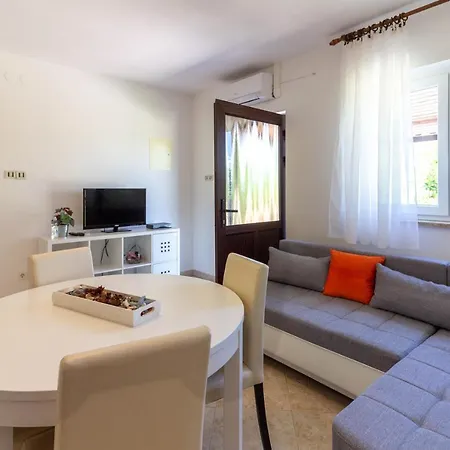 Beautiful Morena With Private Swimming Pool Near Porec *