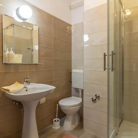 Beautiful Morena With Private Swimming Pool Near Porec Basici