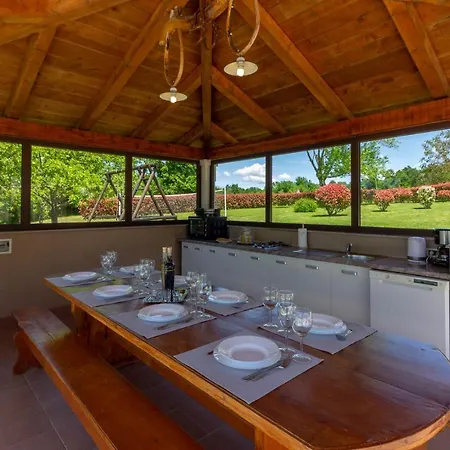 Beautiful Morena With Private Swimming Pool Near Porec *