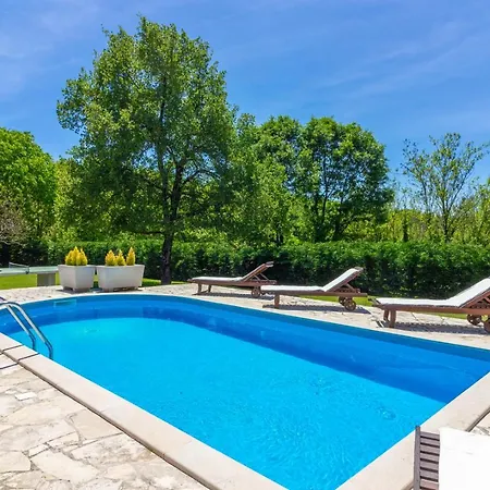 Beautiful Morena With Private Swimming Pool Near Porec Basici